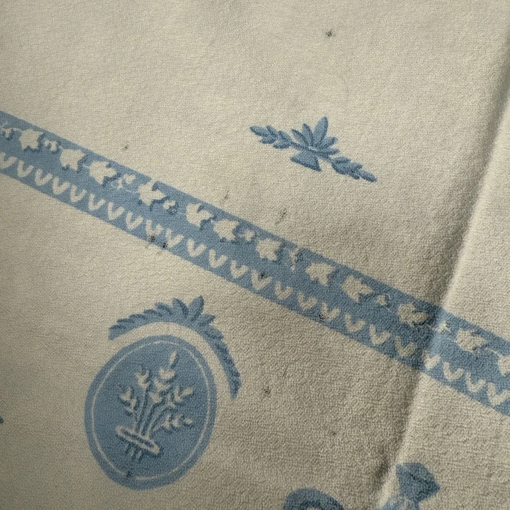 unbranded this tablecloth